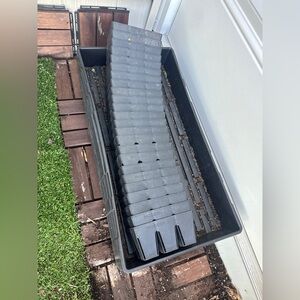 Modern Growers Black 6 cell seed starting Plastic Gardening Trays